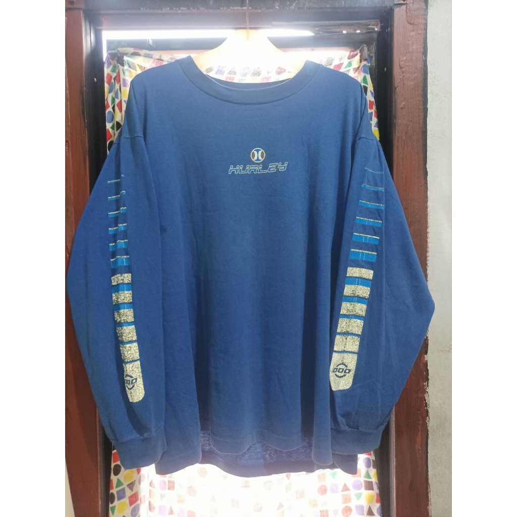 vtg 00s longsleeve hurley
