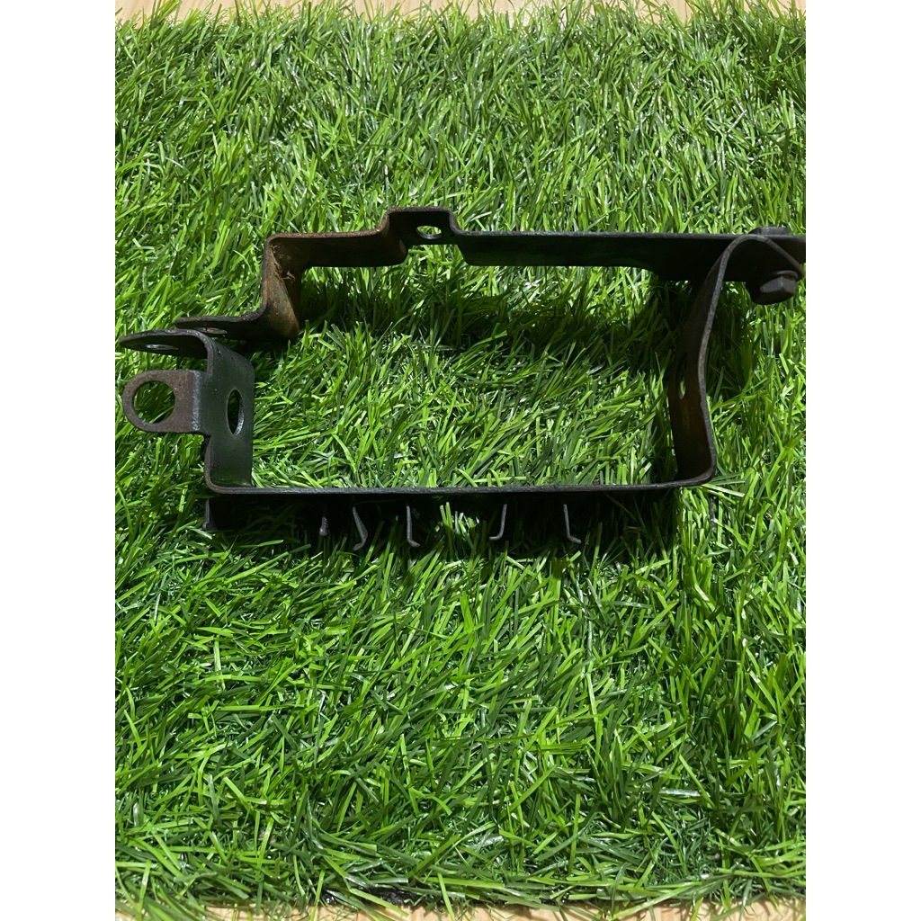 pangkon aki breaket dudukan megapro primus megapro hiu original copotan