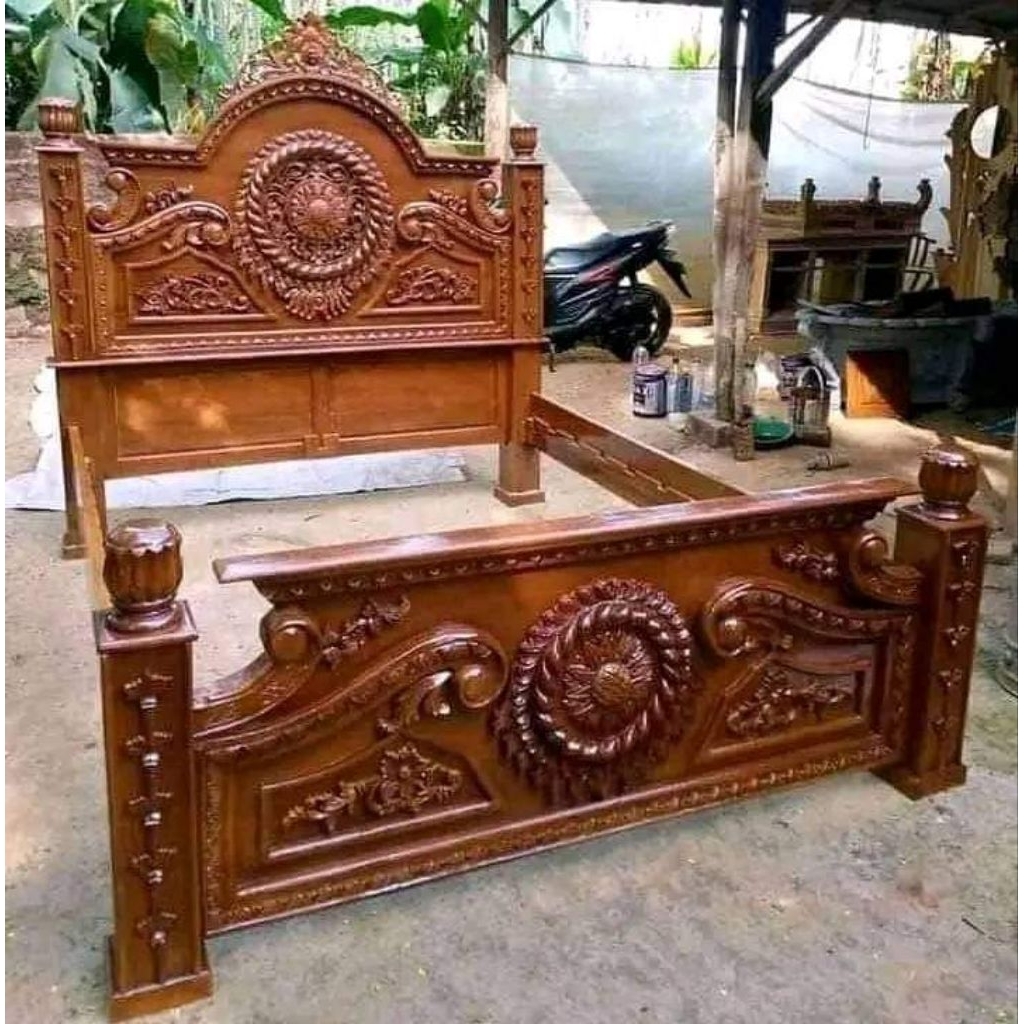 Tempat Tidur Ukir Jati Mewah Klasik Dipan Kayu Solid Ukiran Elegan Model Gong