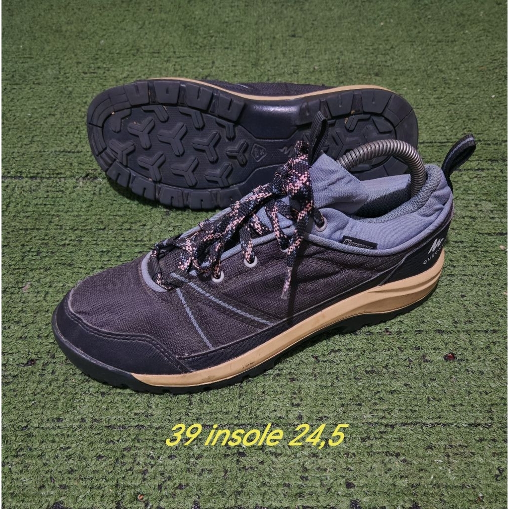 sepatu gunung s39 quechua