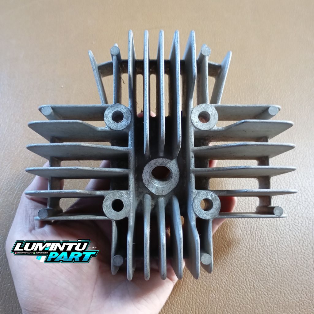 Cylinder silinder head kop deksel Yamaha V80 platina original Cylinder head Yamaha V80 platina origi