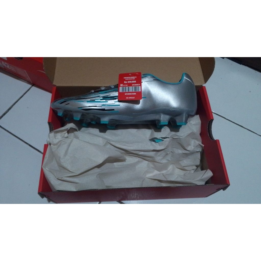 sepatu sepak bola SPECS LIGHTSPEED REBORN FG SILVER/BLACK/AQUA