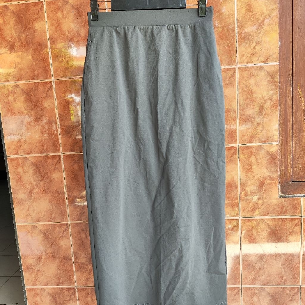 Uniqlo Dry EX Skirt