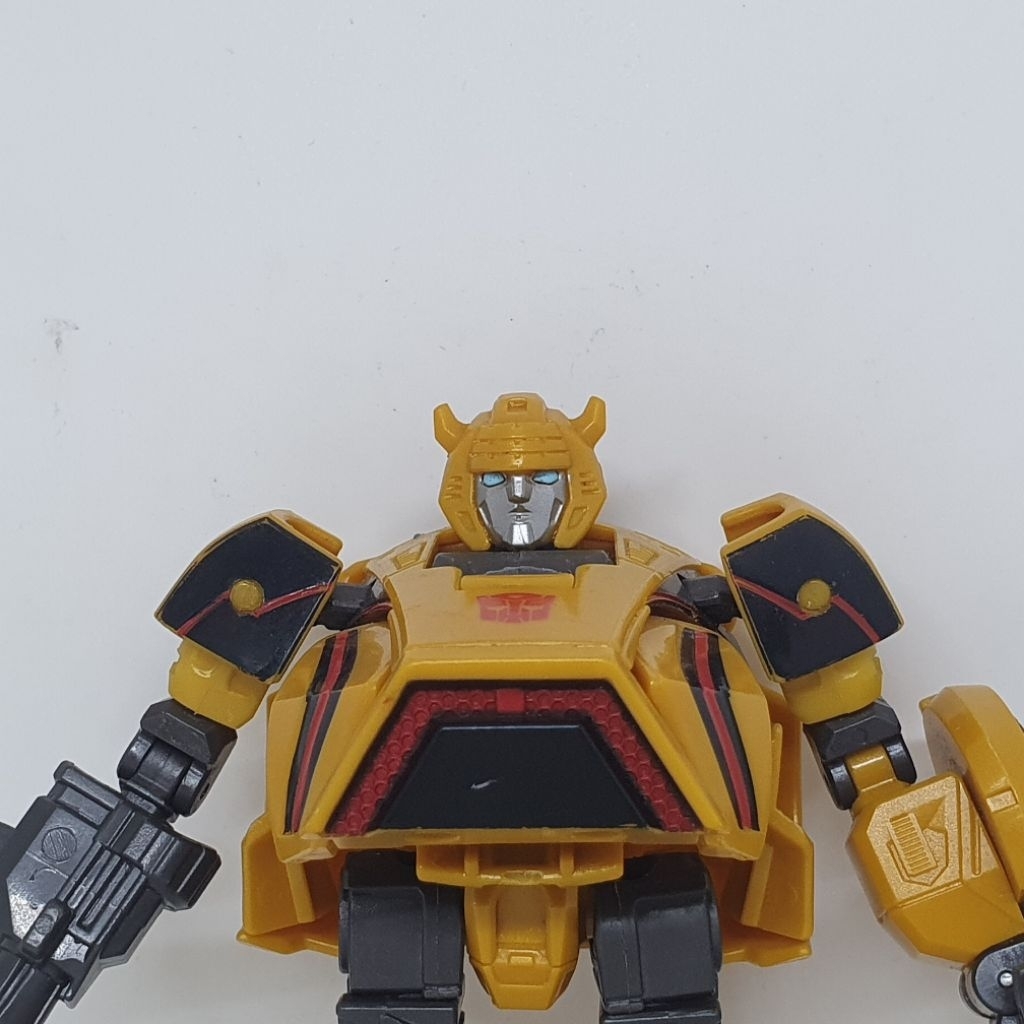 Transformers War for Cybertron WFC Gamerverse Deluxe Class Autobot Bumblebee B127 Hasbro