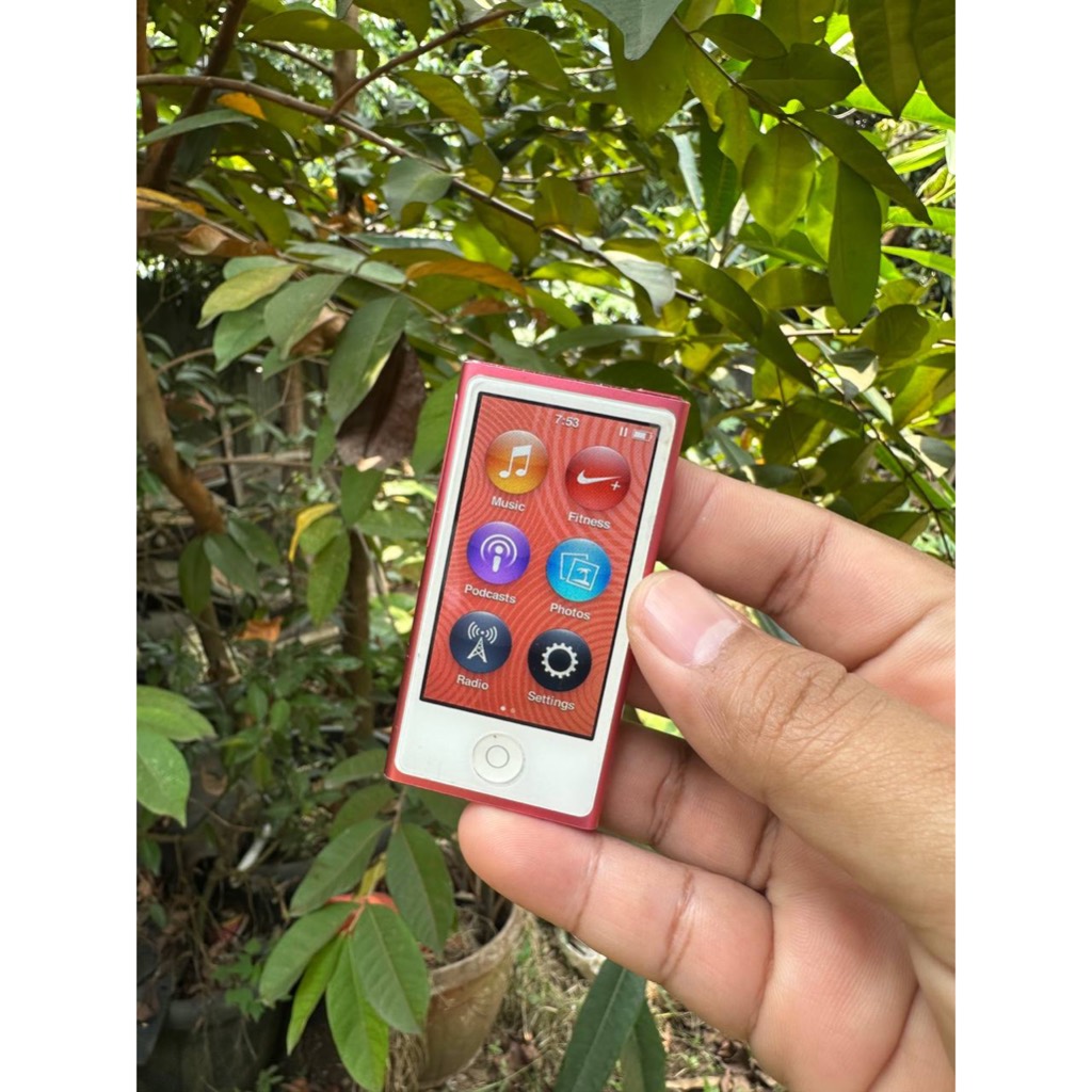 iPod Nano 7th gen 16GB Pink