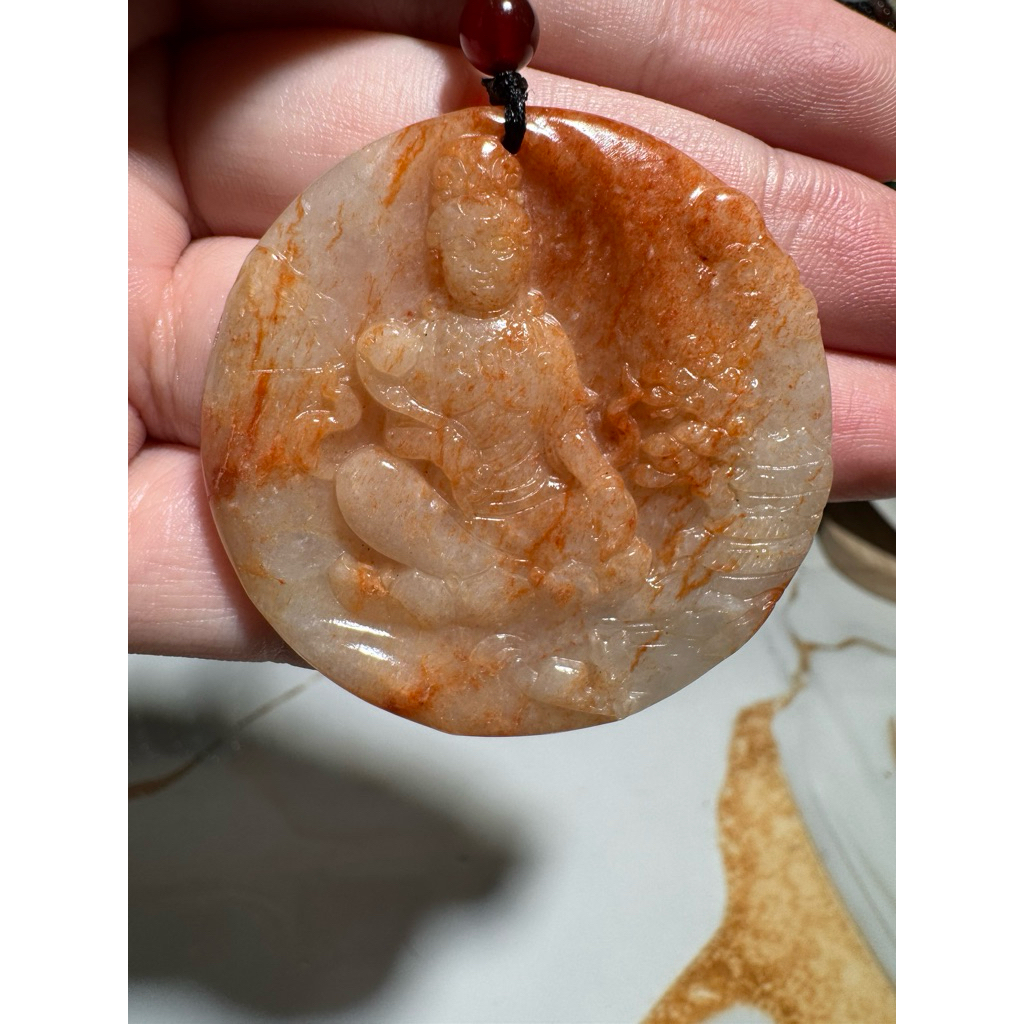 Liontin Giok Red mix White Guan Yin