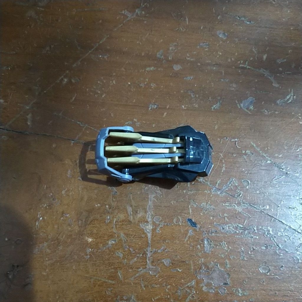 RG 1/144 Gundam Astray Gold Frame Part Senjata Claw