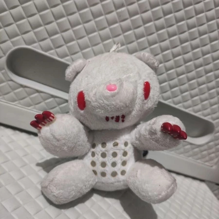 ORIGINAL TAITO Sitting Gloomy Bloody Bear Portable Sized Speaker Mascot Plush White Albino Chax GP 1