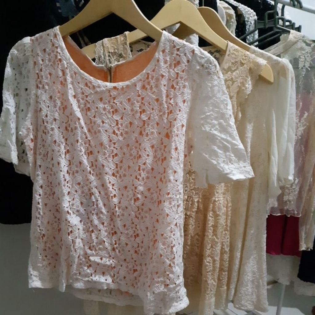 Atasan Crop Dress Brokat Blouse