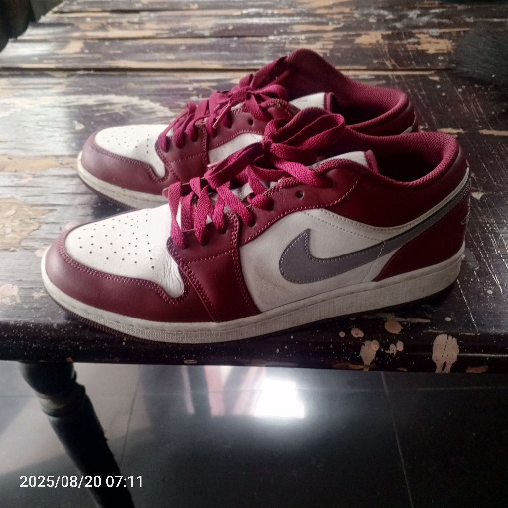 Air Jordan 1 merah size 46
