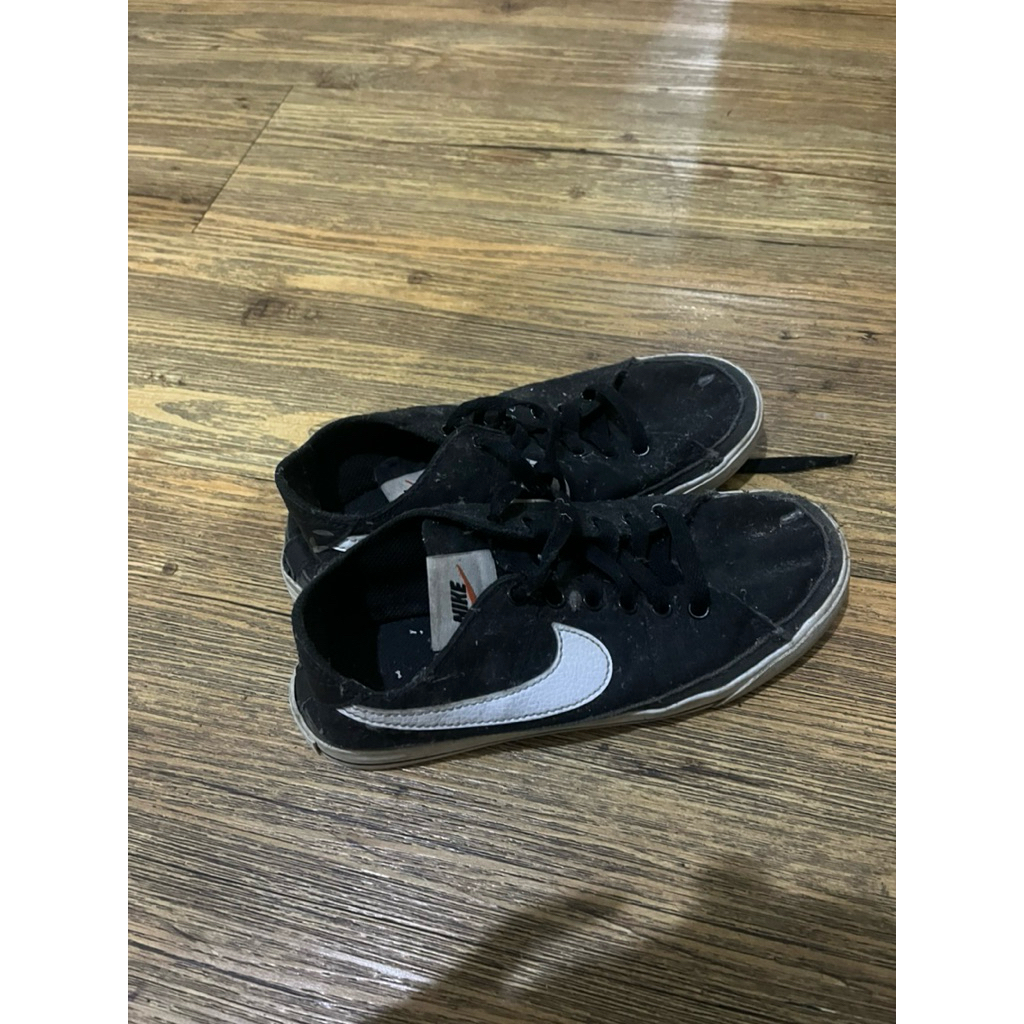 Sepatu Sekolah NIKE hitam Preloved