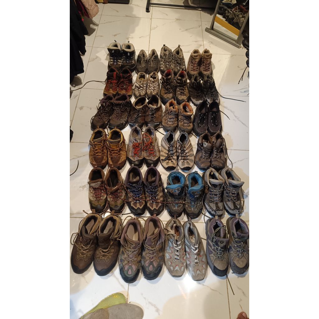 sepatu gunung second