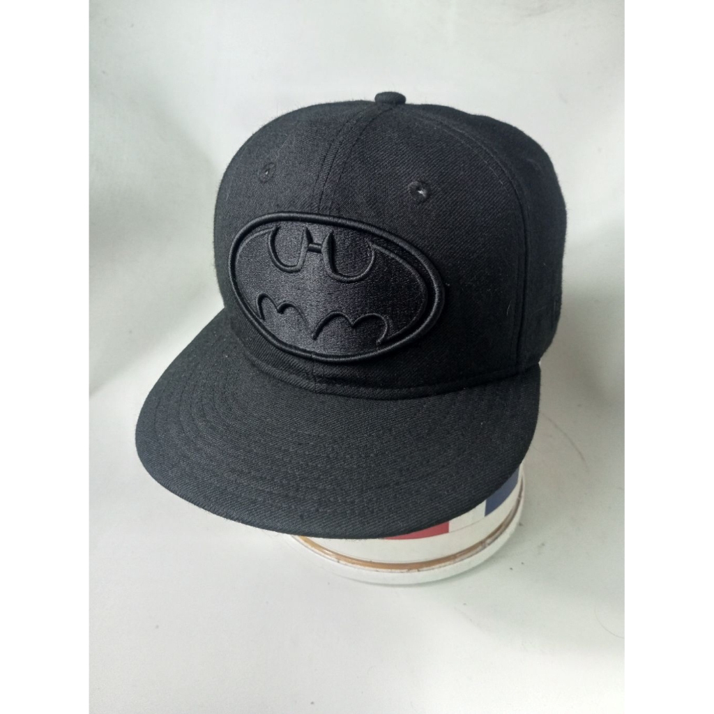Topi New Era Batman Logo Black On Black 9Fifty Fitted Hat Size 7 1/4 (57.7 cm) 100% Wool