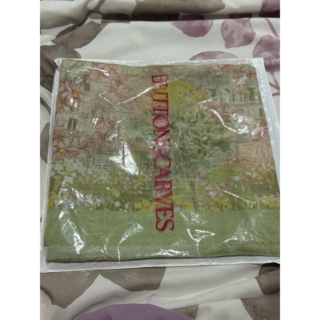 buttonscarves emily in paris