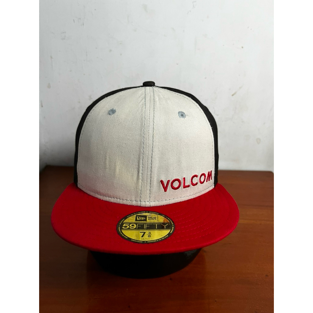 topi new era x volcom original second