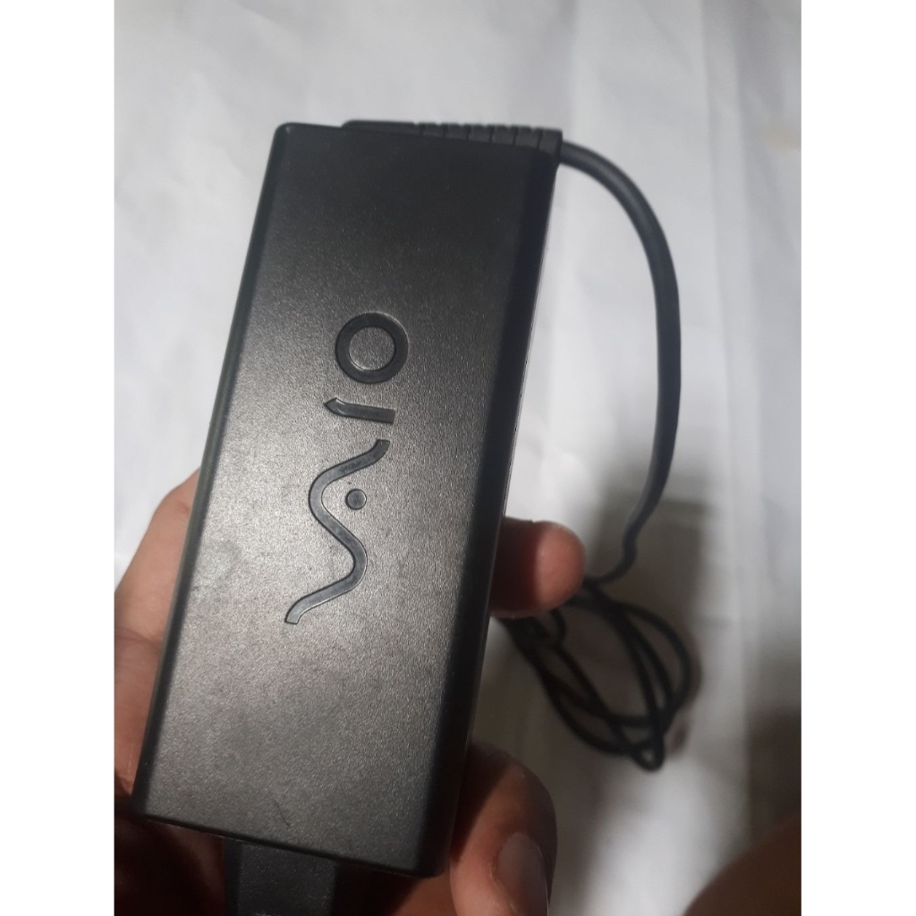 Adaptor Charger Sony Vaio VGP-AC16V14