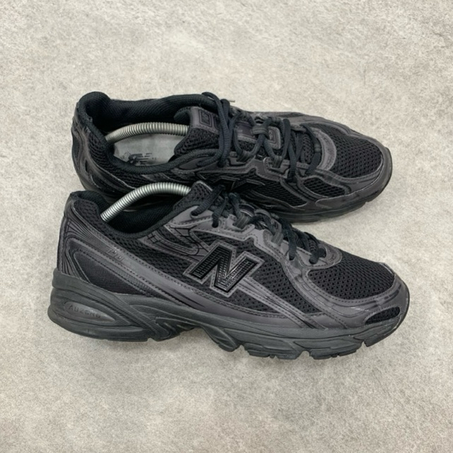 New Balance 740