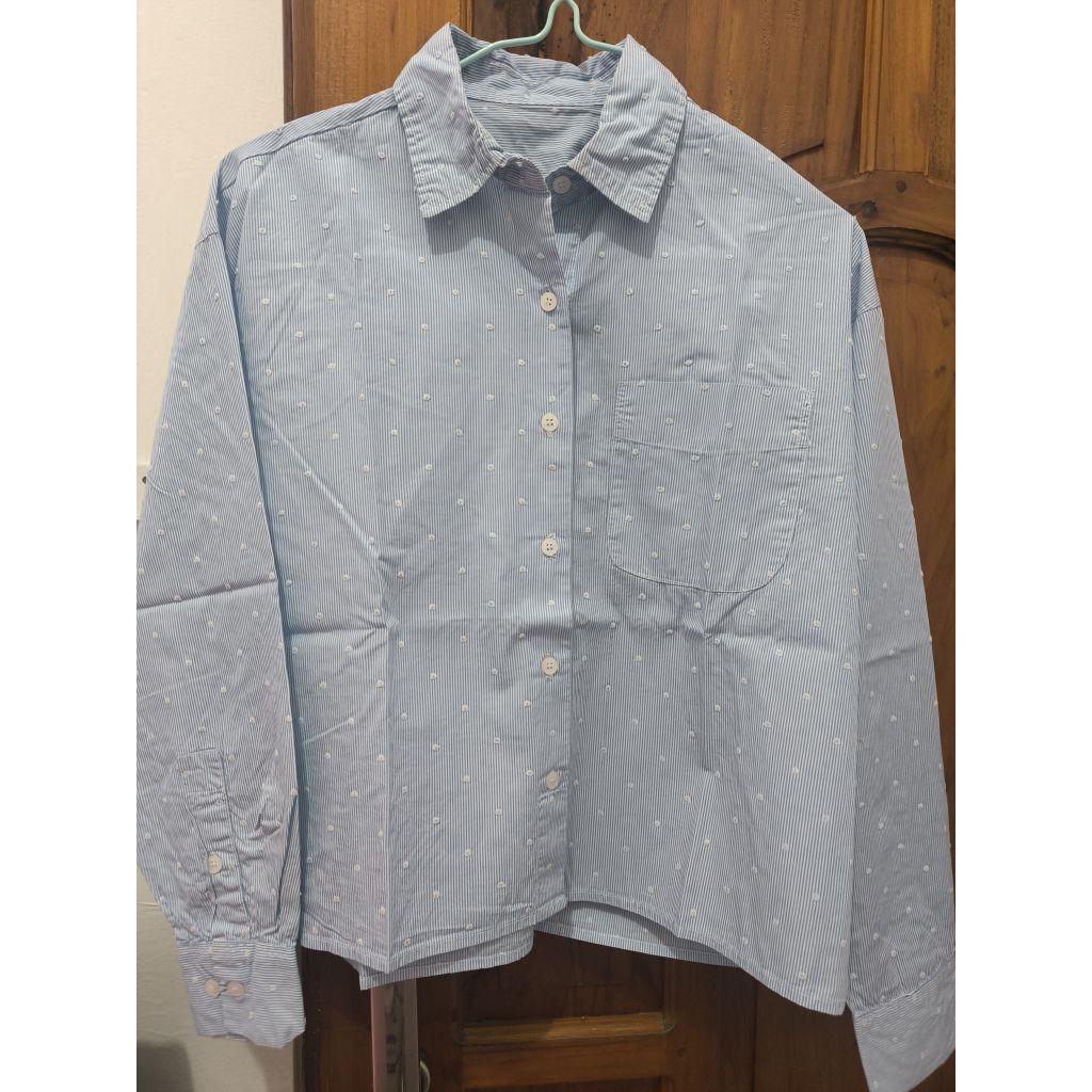 Preloved Kemeja Crop Stripe Biru Soft