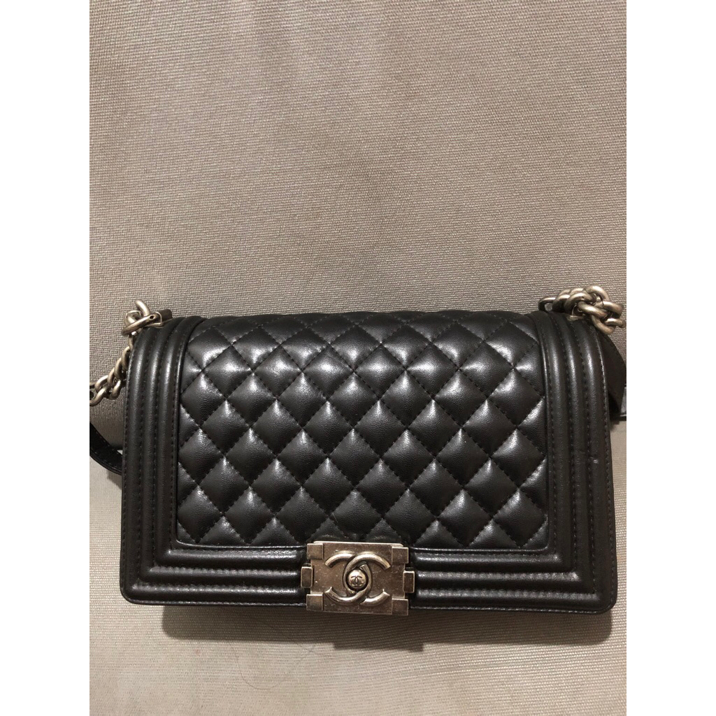 Preloved Tas CHANEL BOY BAUT BINTANG