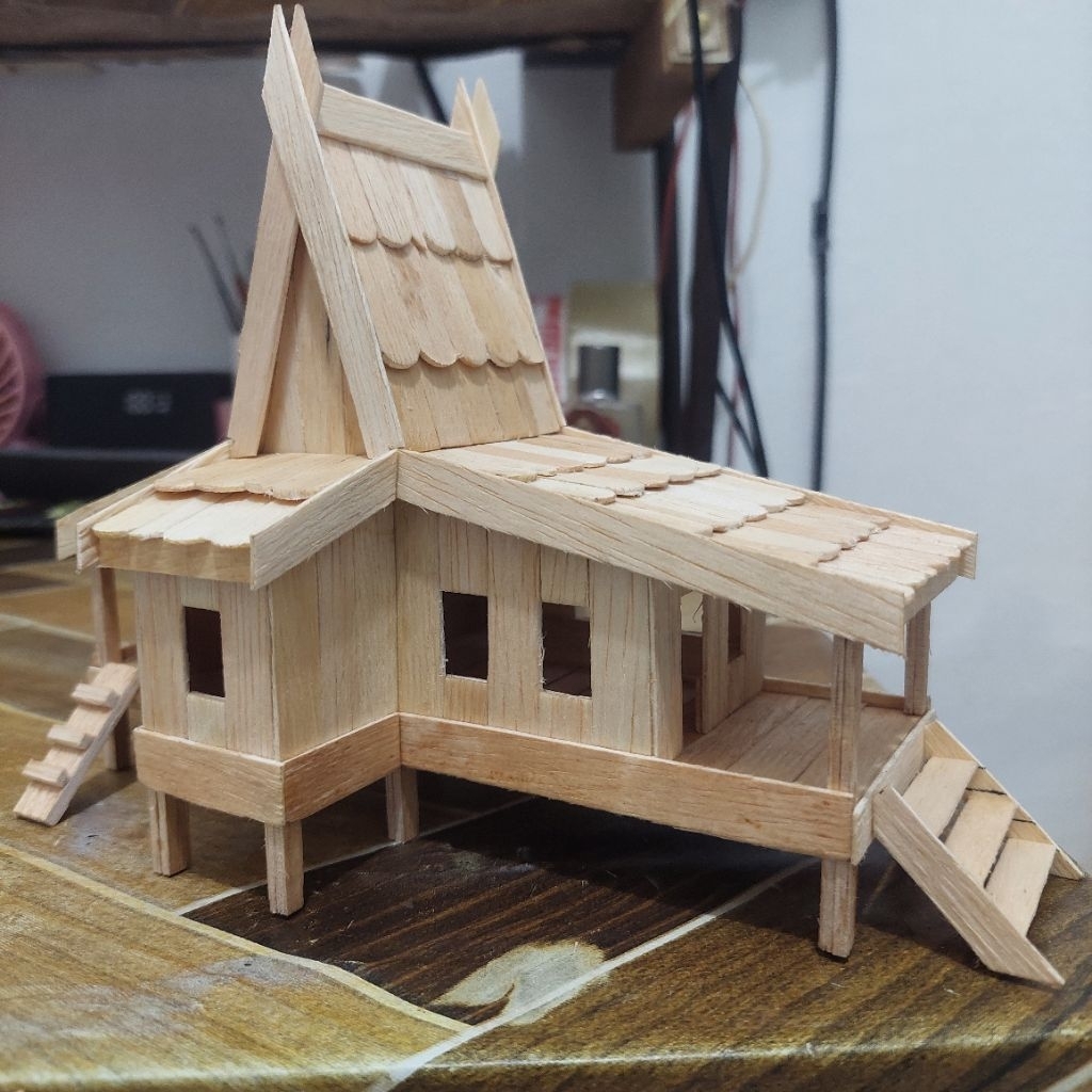 Miniatur Rumah Adat Banjar Minimalis