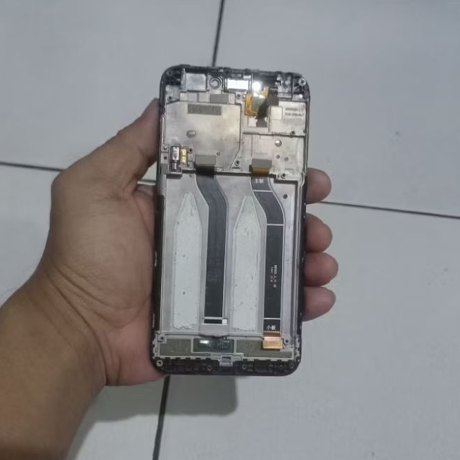 Lcd Redmi 5A + Freme ORI Bekas BACA DISKRIPSI
