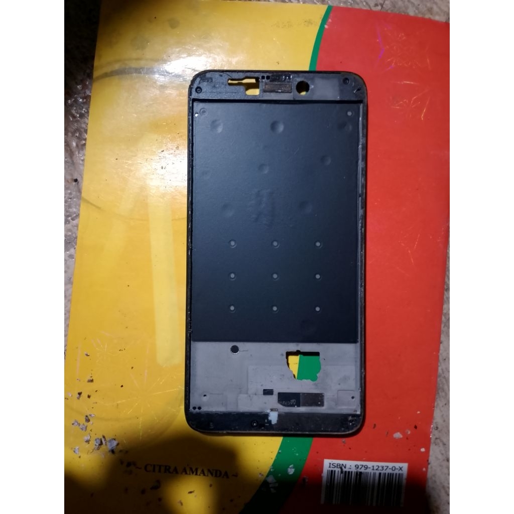 Frame dudukan lcd redmi 4x plus konektor bawah masih lengkap dan segel copotan original