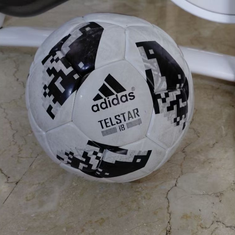 bola futsal adidas black and white
