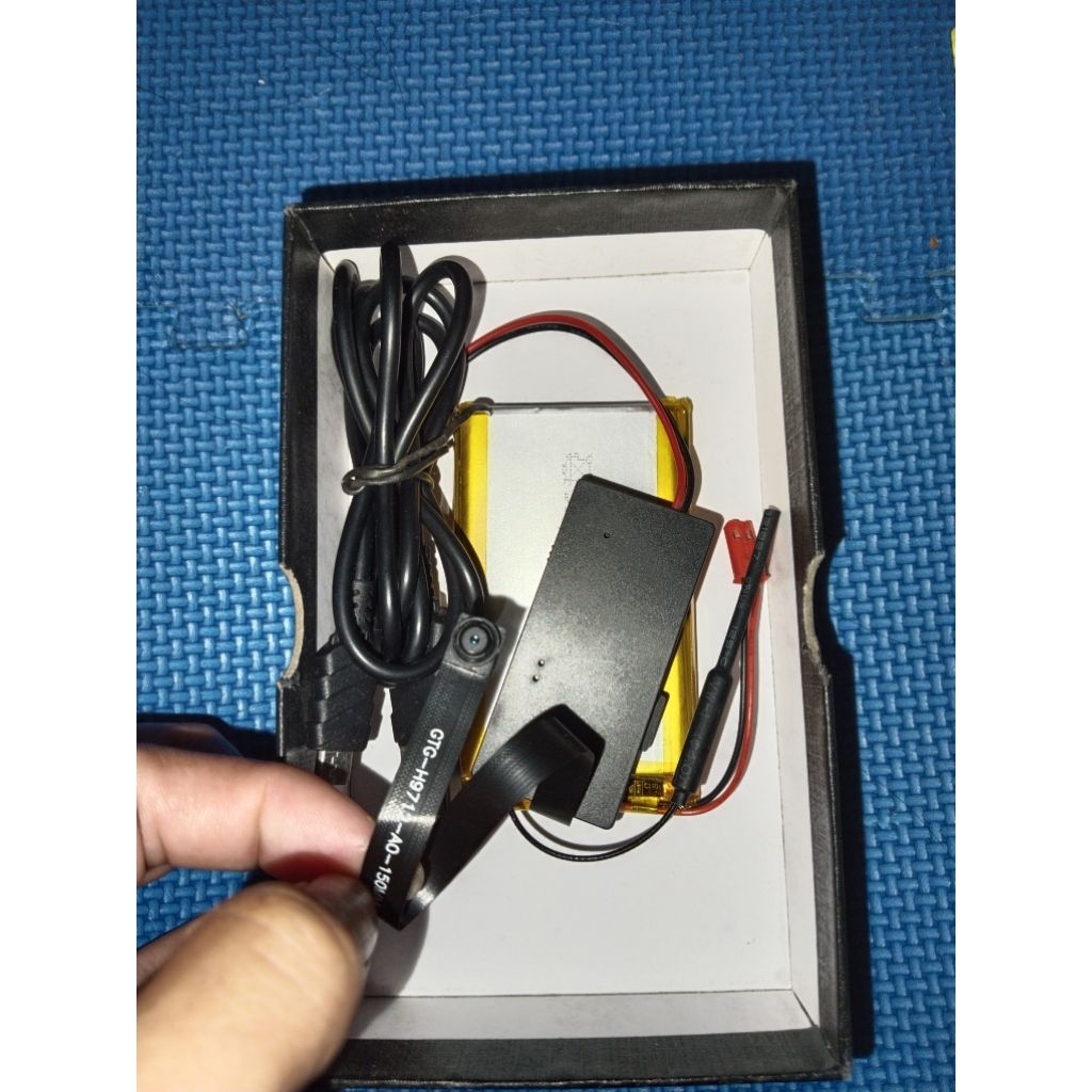 hidden camera / hidden cctv