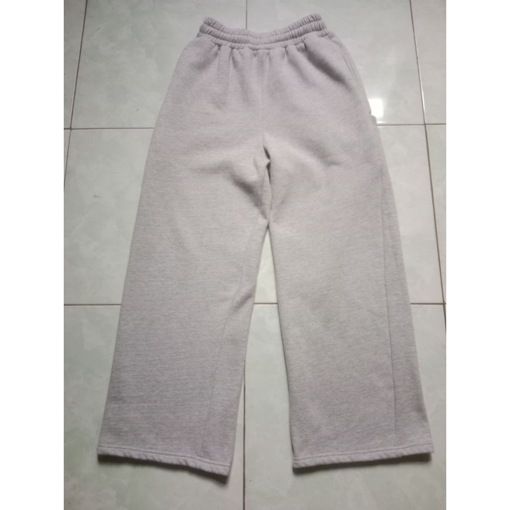 sweat pants