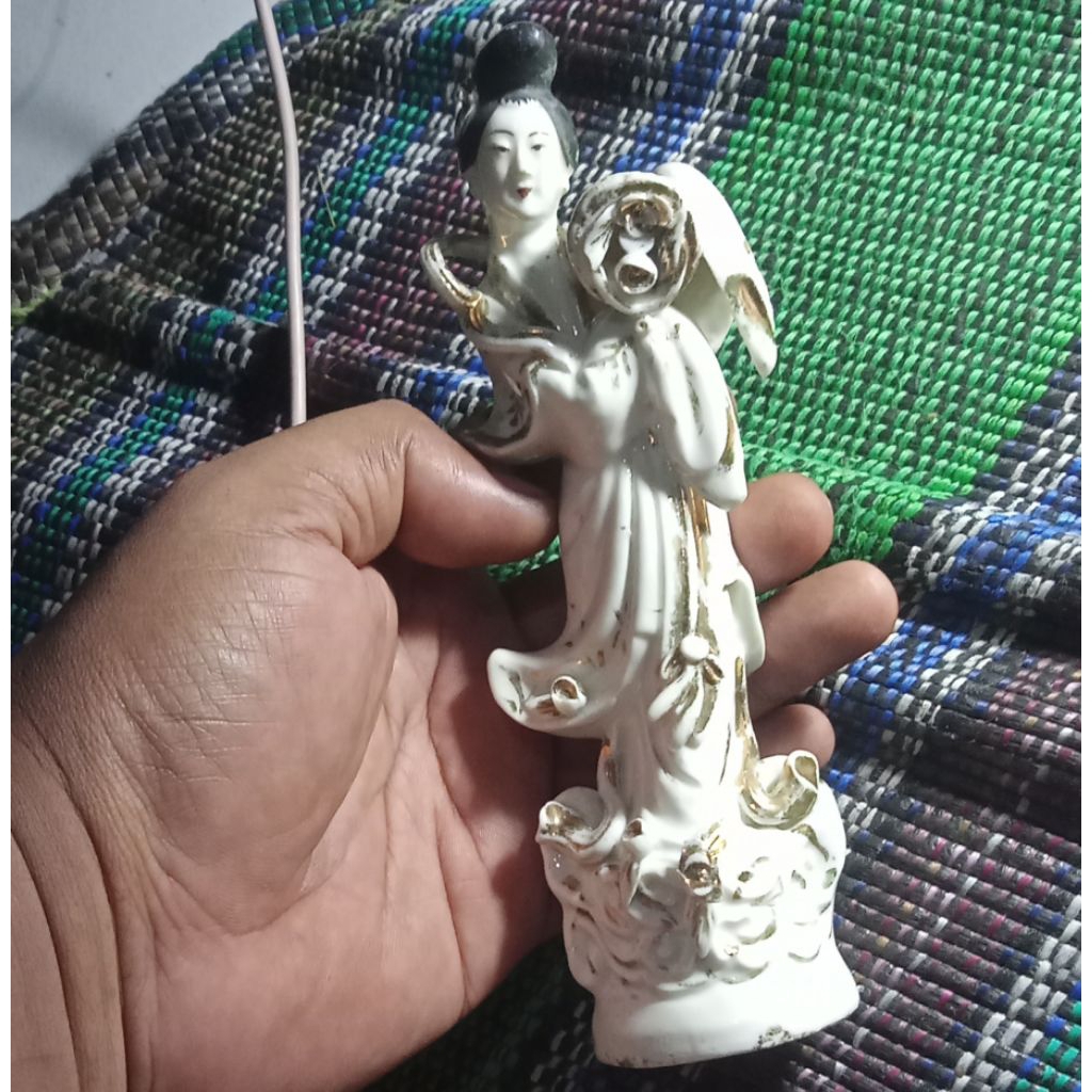 patung keramik Dewi jepangg