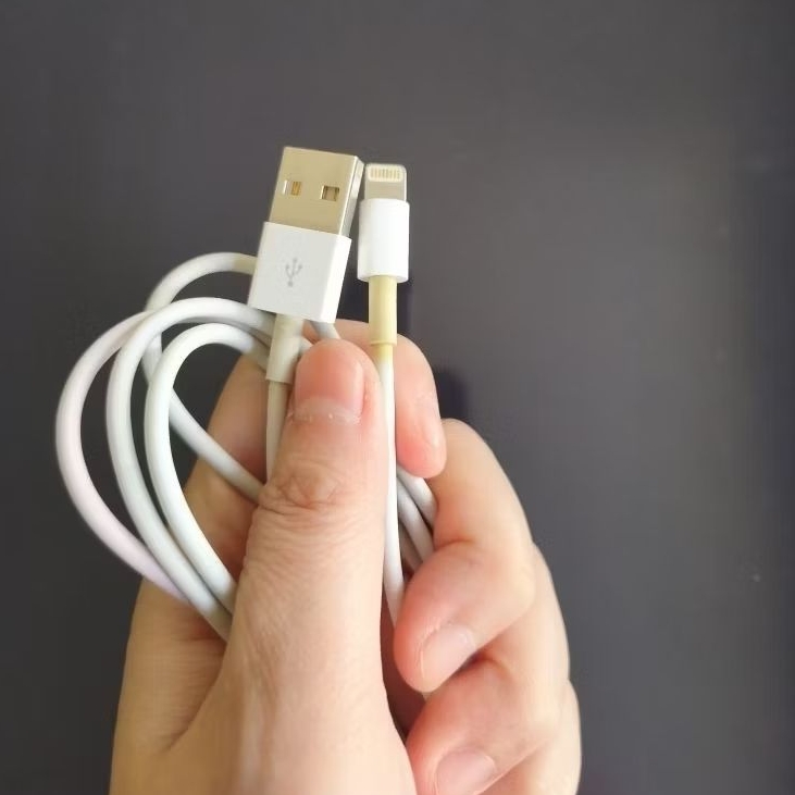 Kabel Charger iPhone 6 ORIGINAL (PRELOVED)