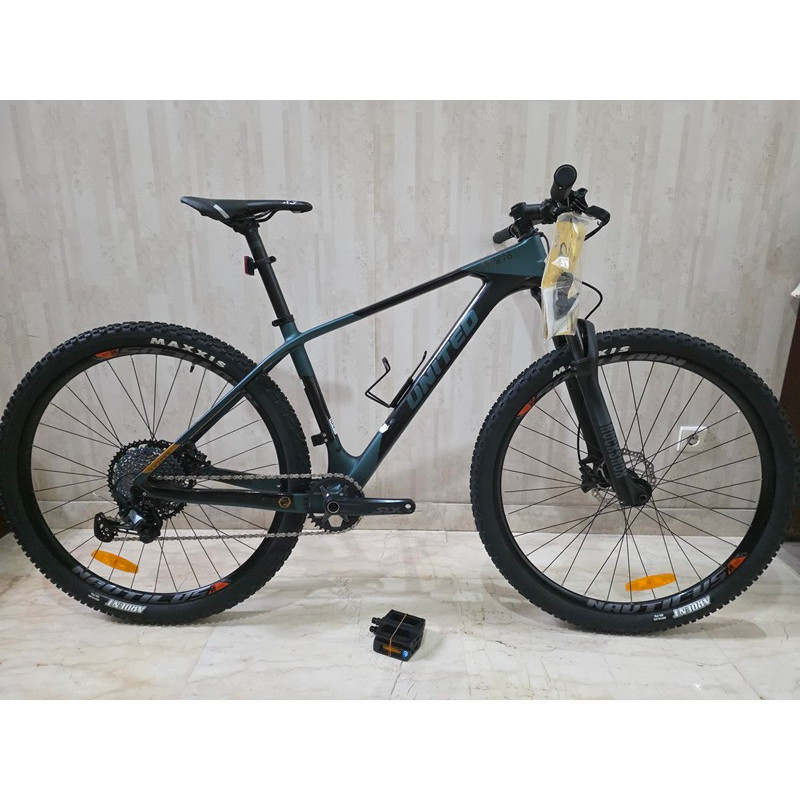 Sepeda Gunung MTB Hardtail UNITED Kyross 2.10 CARBON Size M Ban 29er