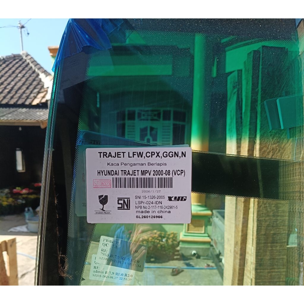 KACA DEPAN HYUNDAI TRAJET XYG