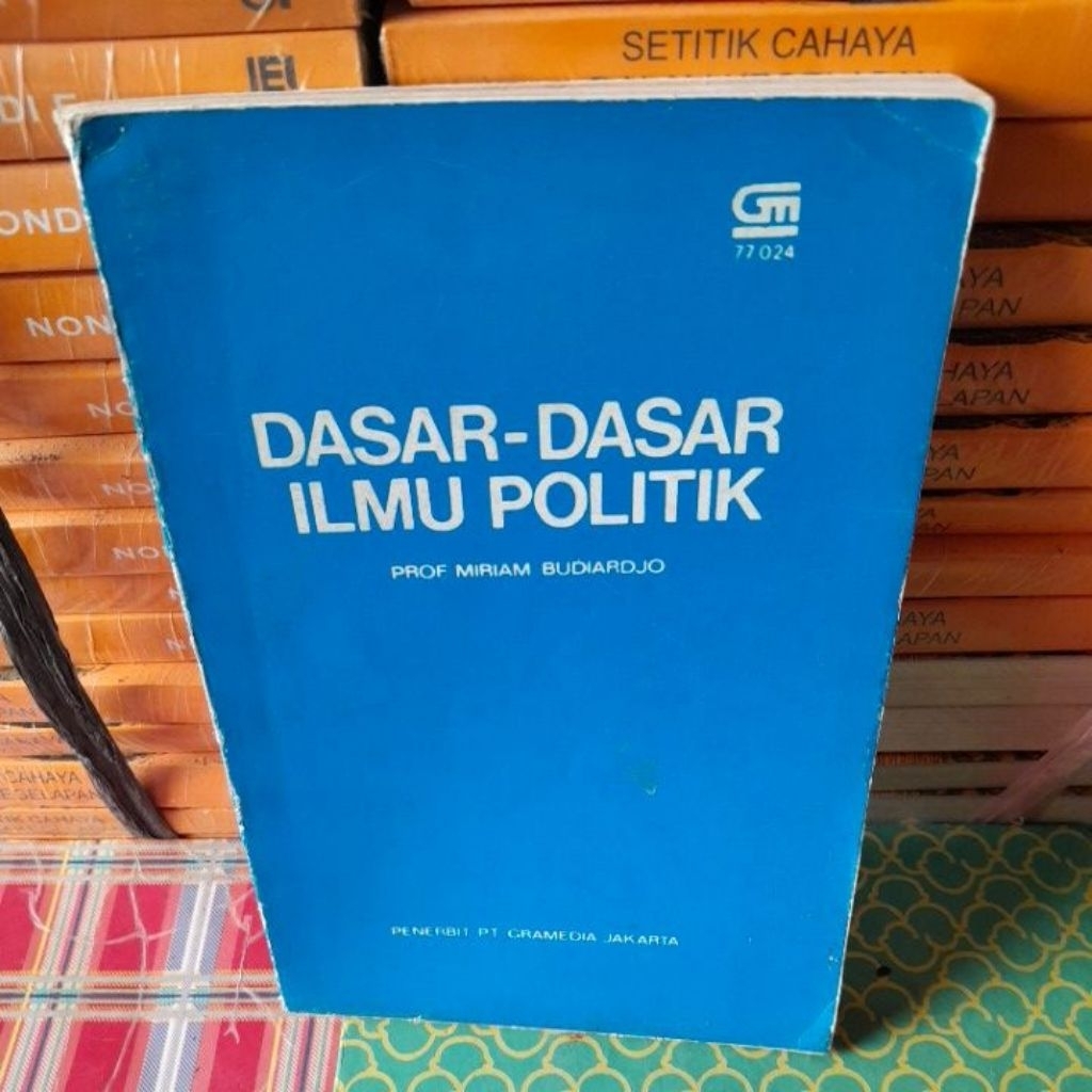 dasar-dasar ilmu politik