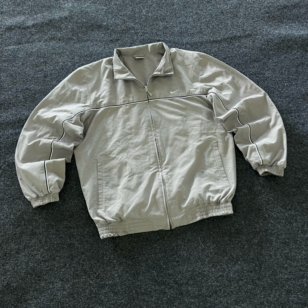 Vintage 00s NIKE Swoosh Windbreaker