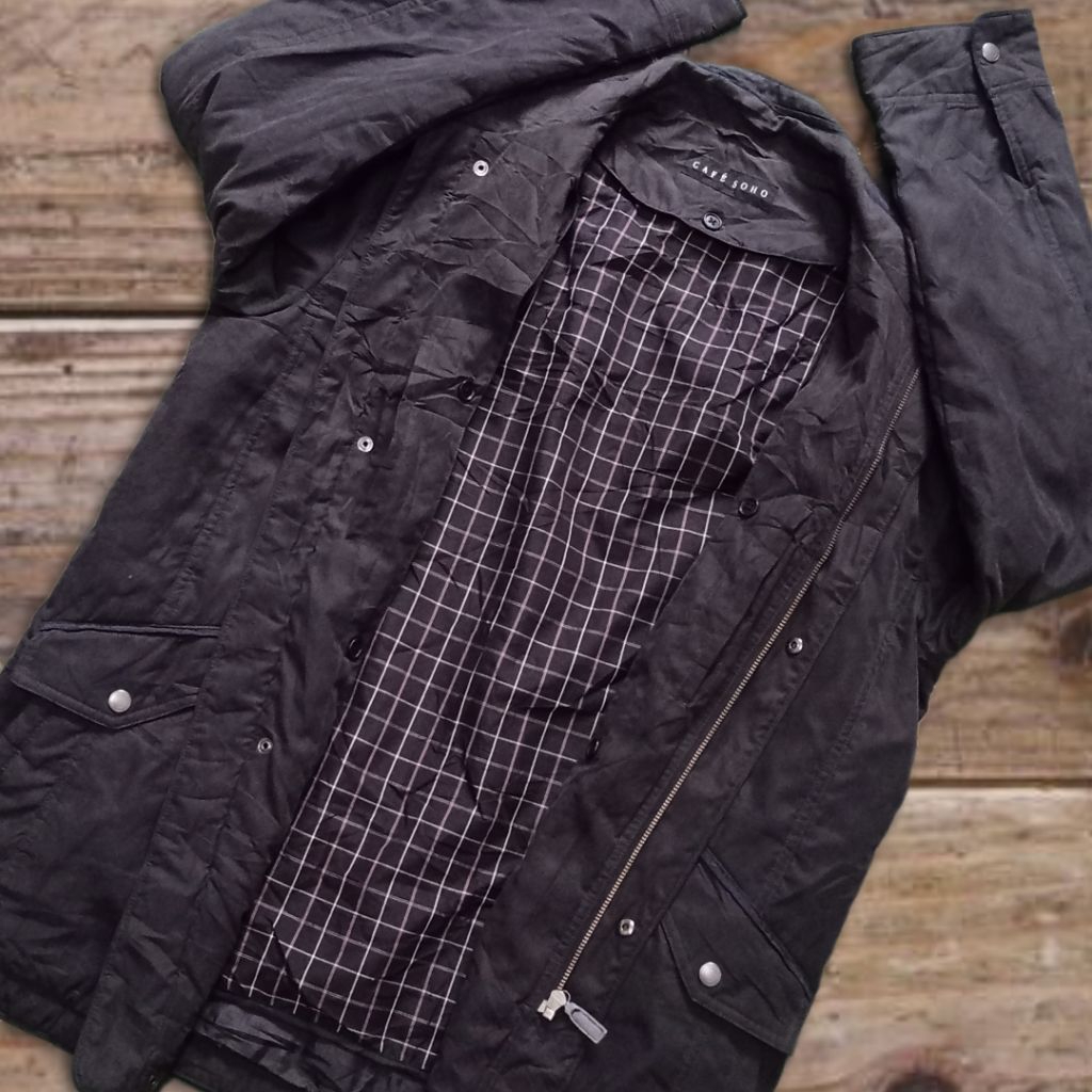 Jaket Casual Cafe Soho Inner Bongkar Pasang