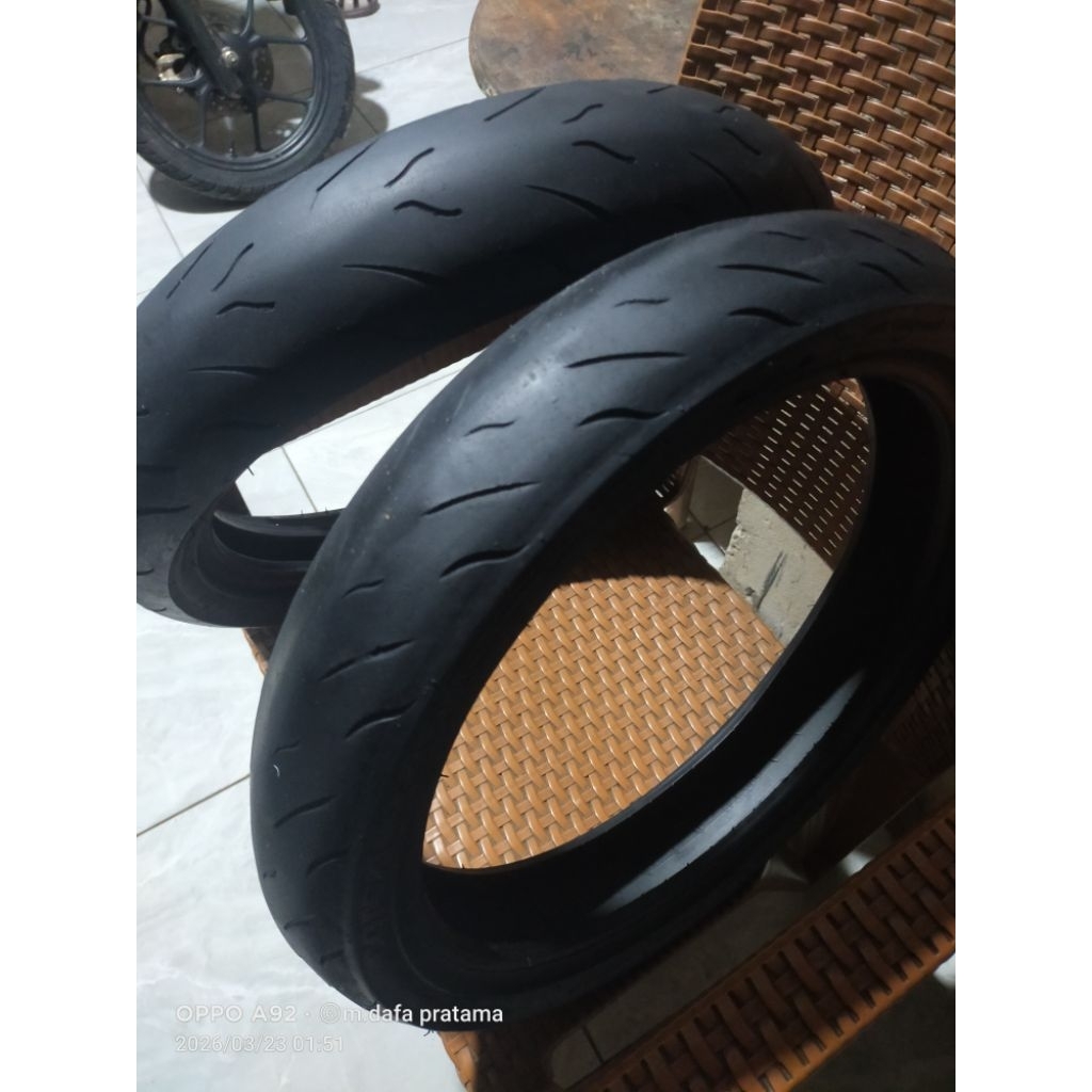 sepasang ban softcompon merek Corsa R46 ukuran 80/80 dan 90/80 ring 14