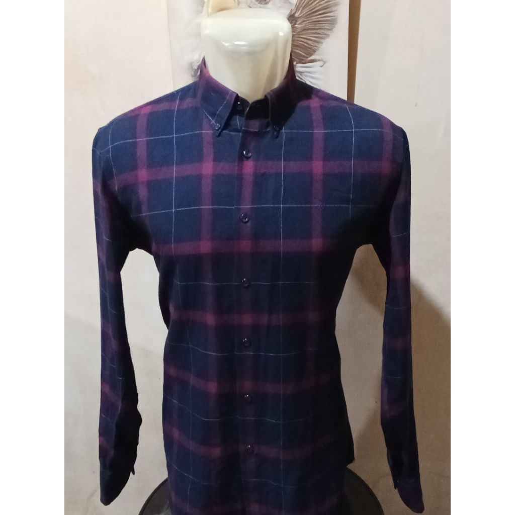Kemeja Panjang Cowok Vacci Size L PROMO