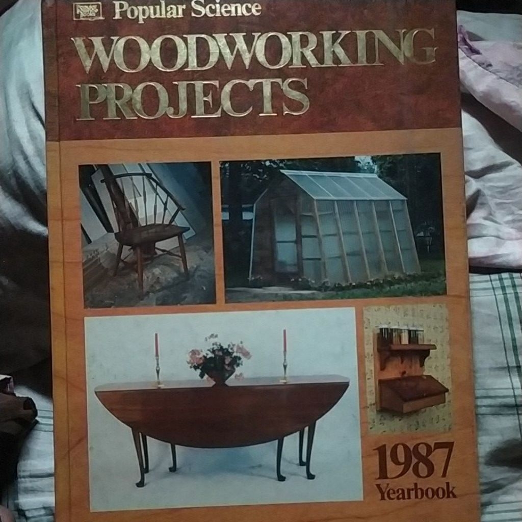buku berjudul "Popular Science Woodworking Projects 1987 Yearbook"