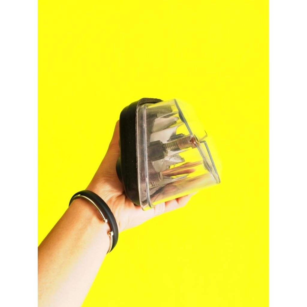 Lampu belakang motor GL100