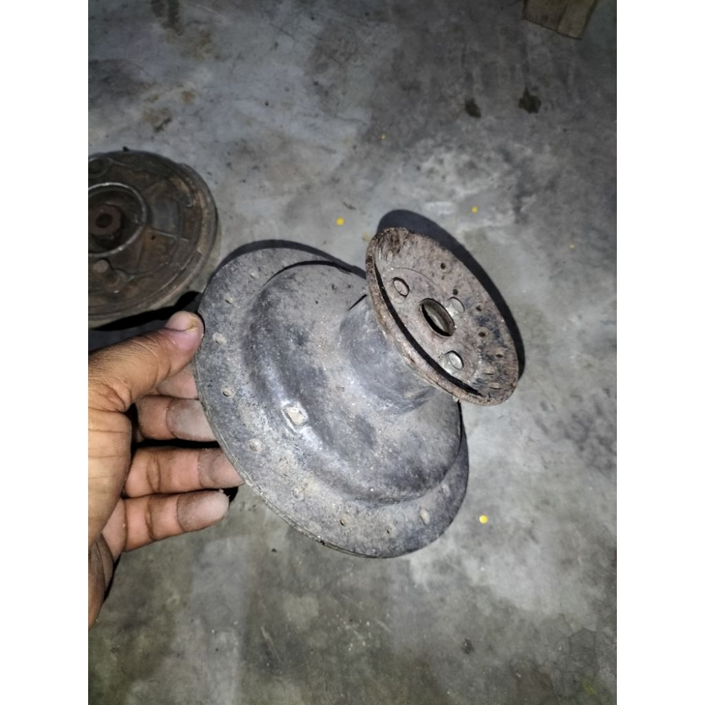 tromol depan suzuki ts