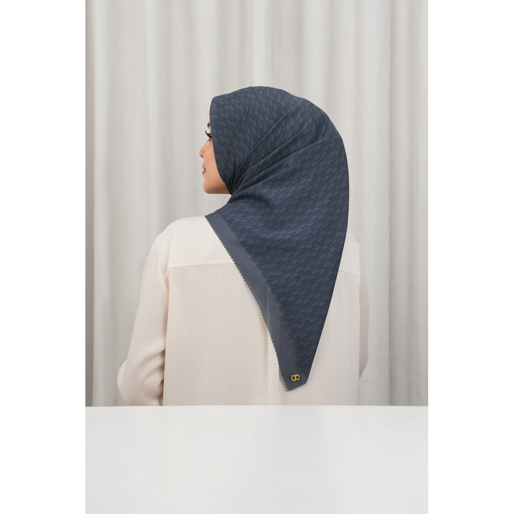 NEW BUTTONSCARVES LEENA MONOGRAM