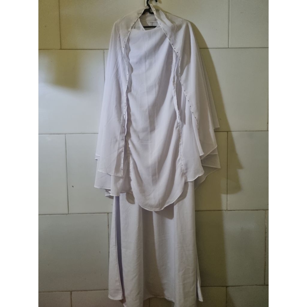 Preloved gamis putih