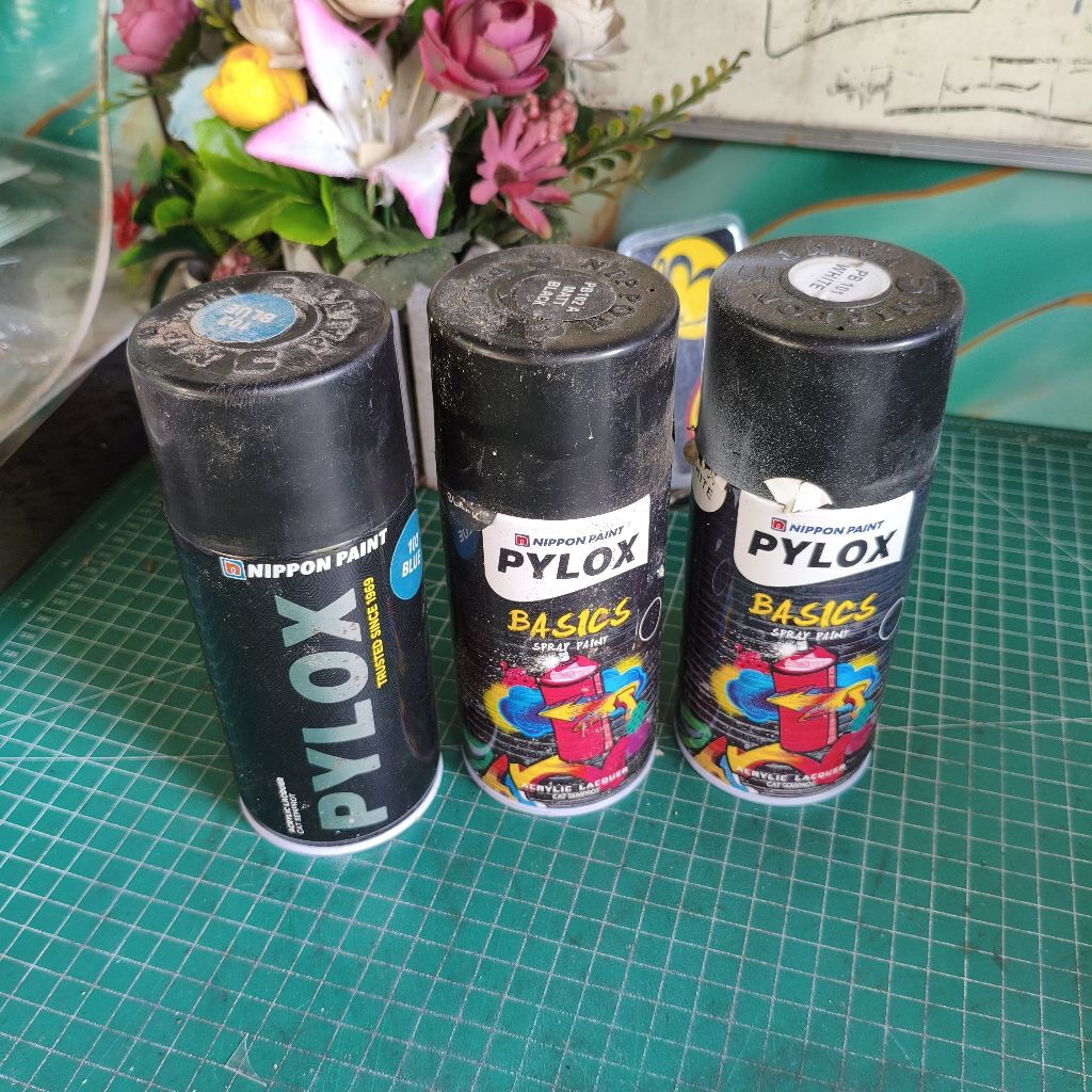 SISA - 3 Cat PYLOX NIPPON PAINT SISA PEMAKAIAN 20%, Warna BIRU, HITAM, PUTIH