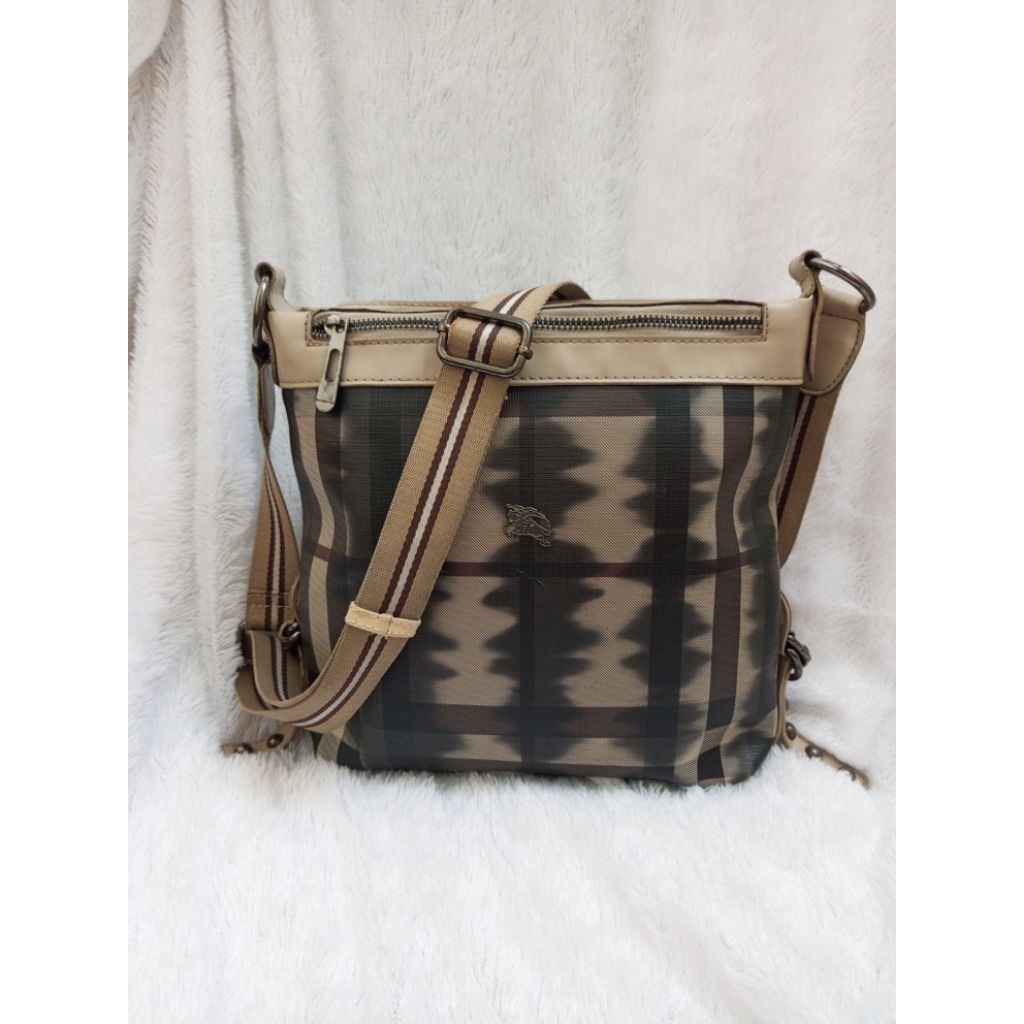 Magzy Second Sling Bag Minus Pemakaian Burberry Paris