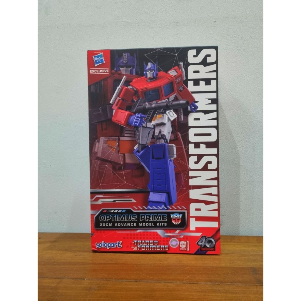 Hasbro Exclusive Yolopark AMK G1 Optimus Prime Transformers