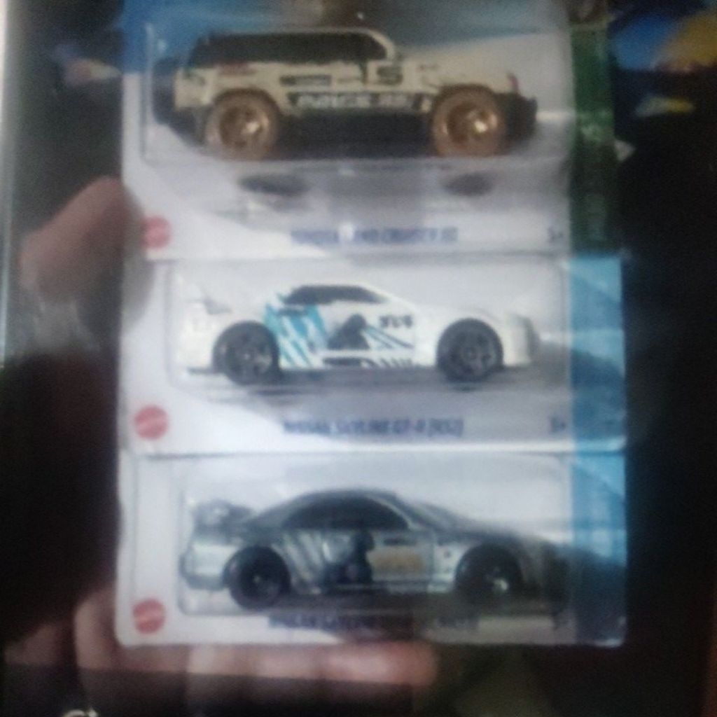 diecast hotwheels godzilla r32 r33 putih abu toyota land cruiser paketan