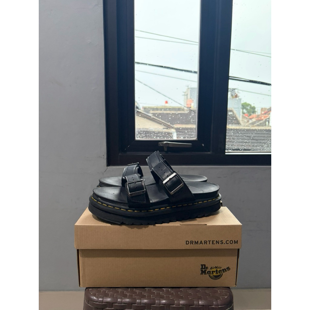SENDAL DOCMART DR MARTENS CHILTON BLACK