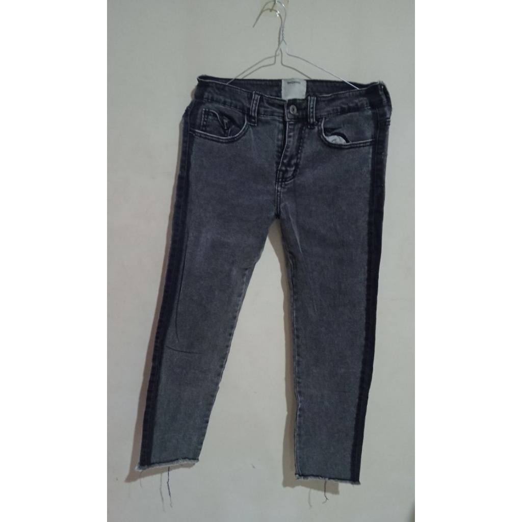(SECOND) celana panjang jeans wanita abu2 "3mongkis"