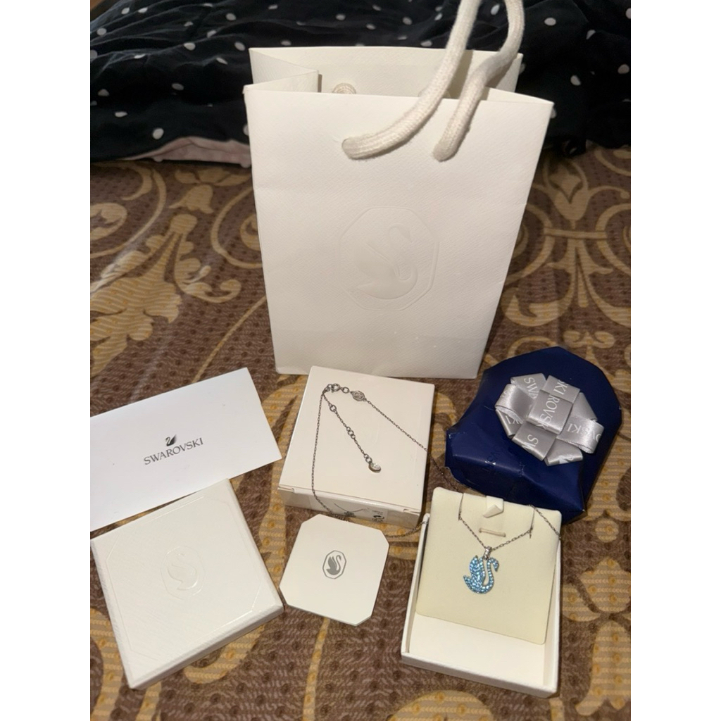 Swarovski Iconic Swan pendant